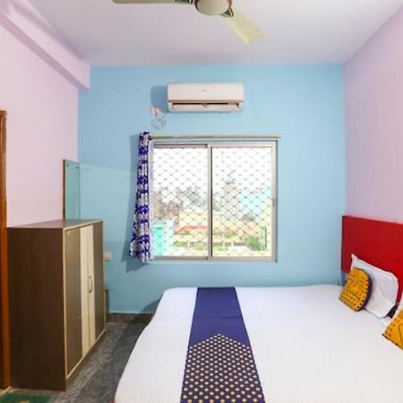 Hotel Alaka Puri Kültér fotó