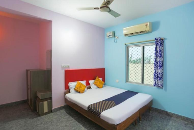 Hotel Alaka Puri Kültér fotó