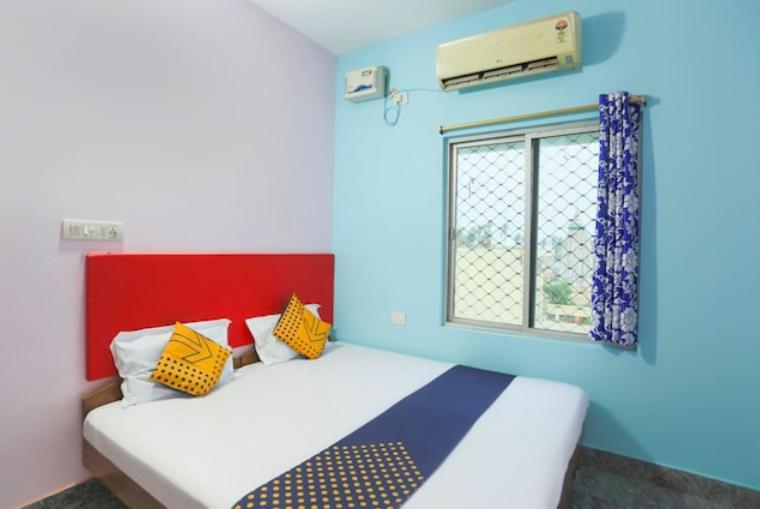 Hotel Alaka Puri Kültér fotó